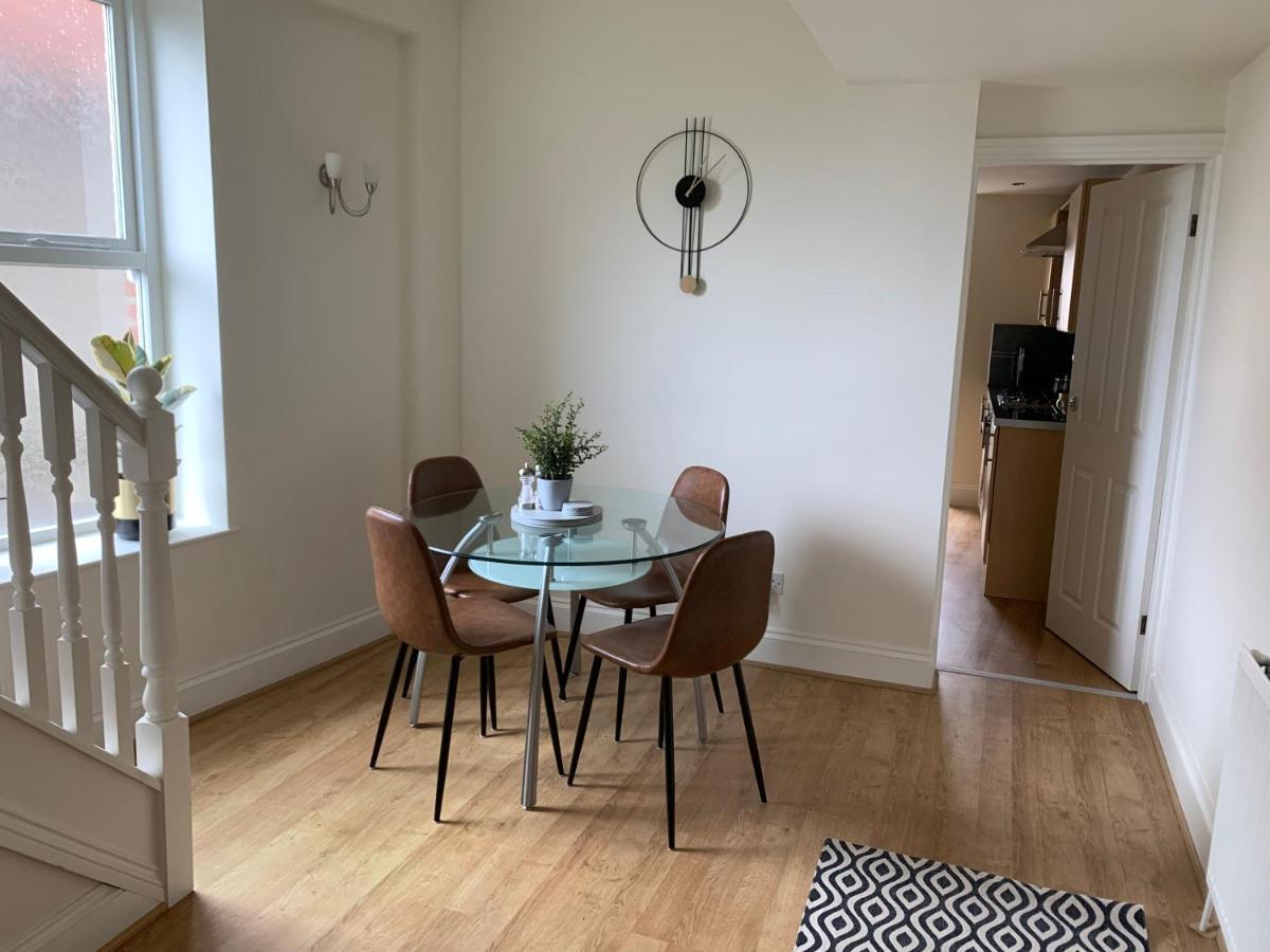 Modern 3 Bed House In The Heart Of Town. Holiday home Morpeth